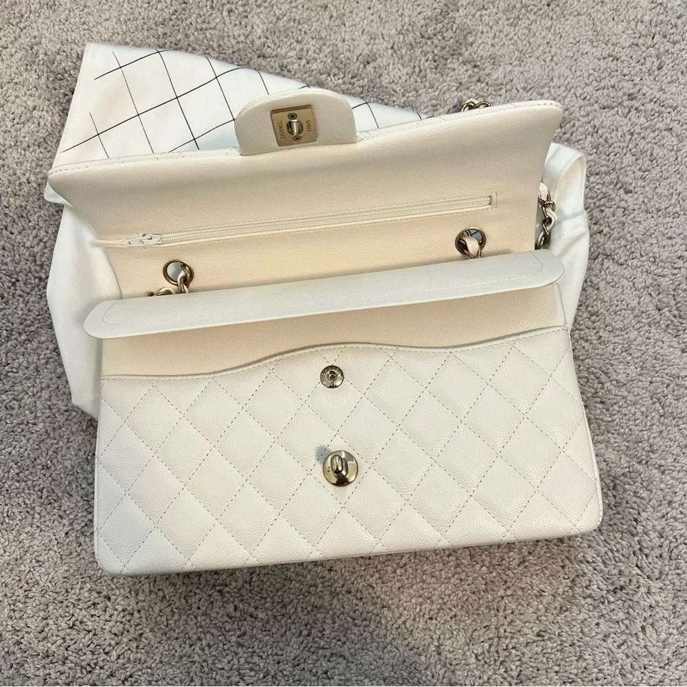 Chanel White Medium Classic Flap Bag - Picture 6 of 15
